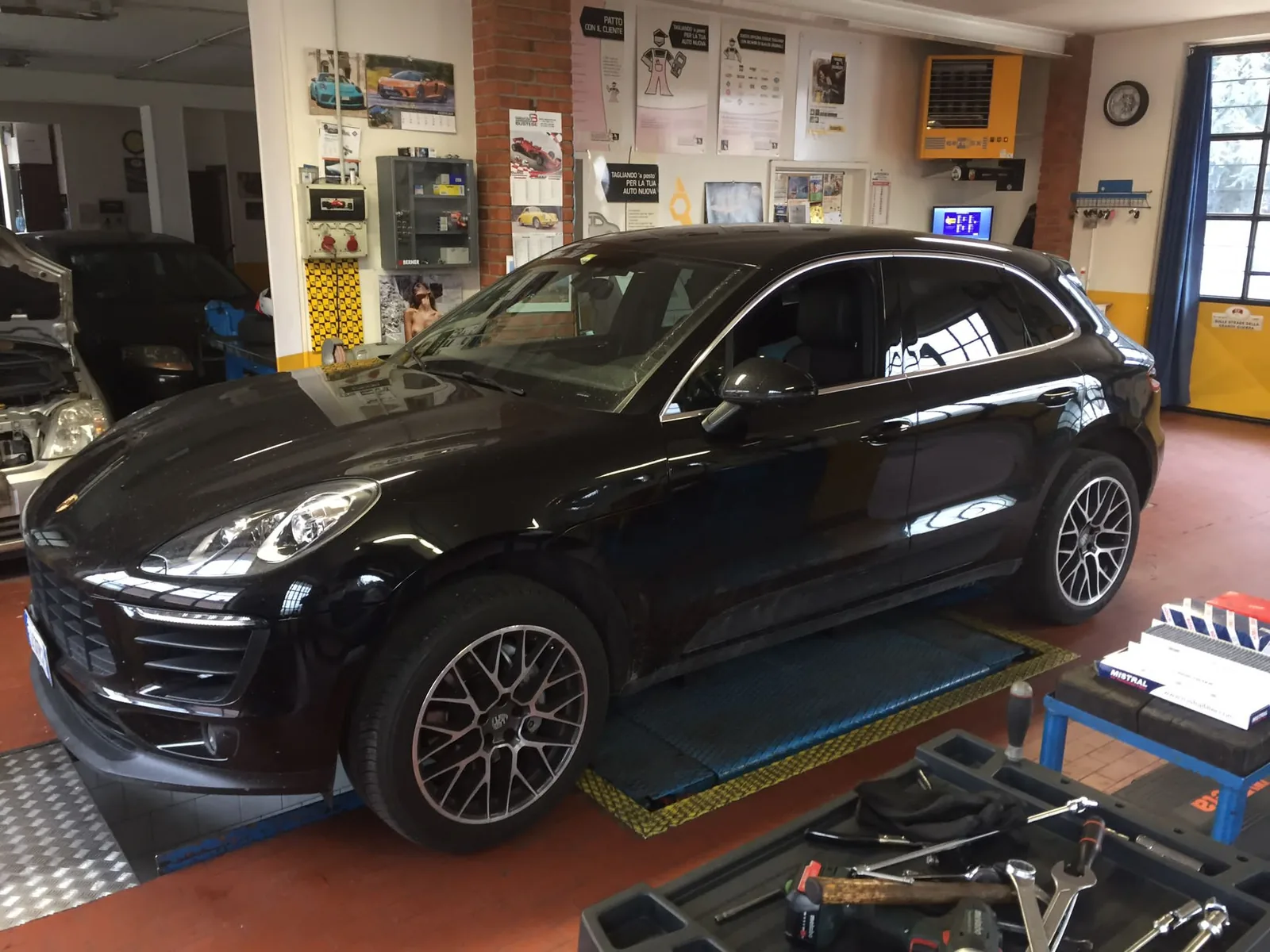 Auto nell'officina